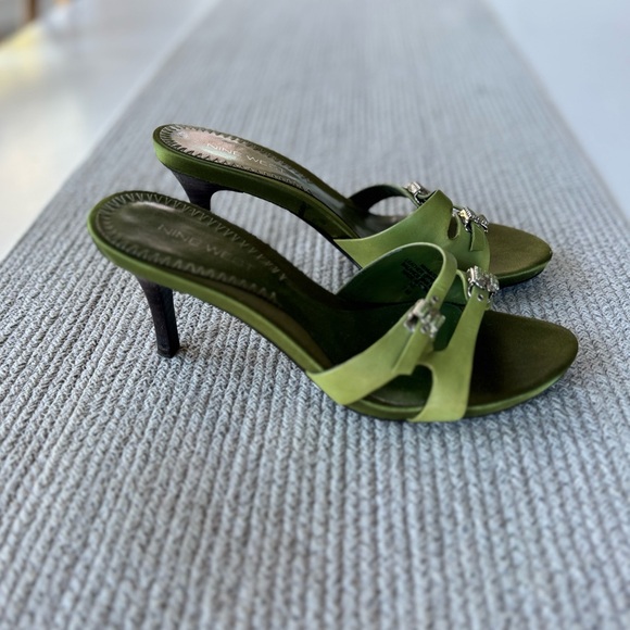 Vintage Nine West Lime Green Satin Rhinestone Buckle Kitten Heels Mules Slides 7 - Picture 2 of 11